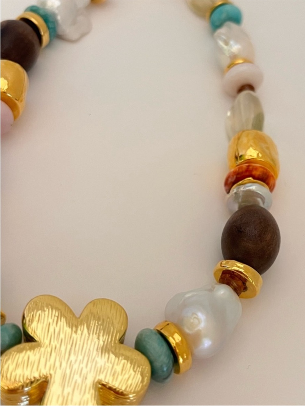 LIZZIE FORTUNATO Women's Mistflower Necklace In Apple - Picture 2 of 9